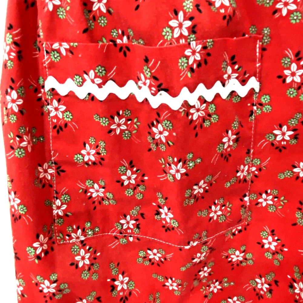 Vintage Handmade Half Apron Printed Cotton Farmhouse Red White Floral Pocket OS